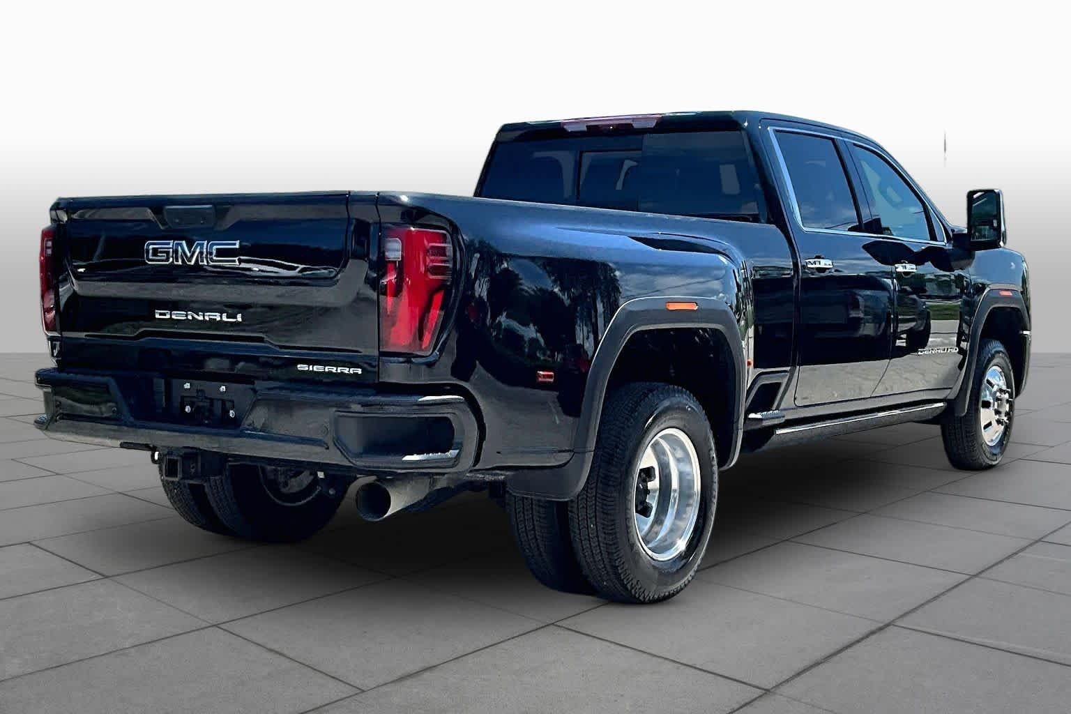 Used 2024 Onyx Black GMC Denali Ultimate image 13