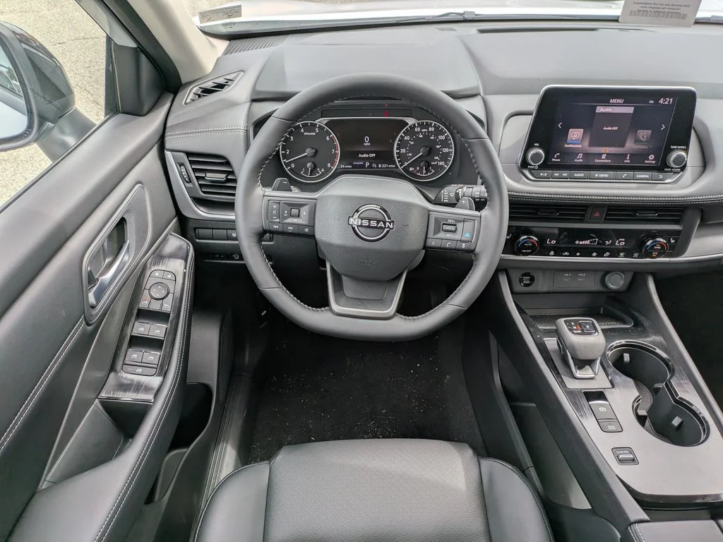 New 2026 Everest White Pearl TriCoat Nissan Dark Armor™ image 15