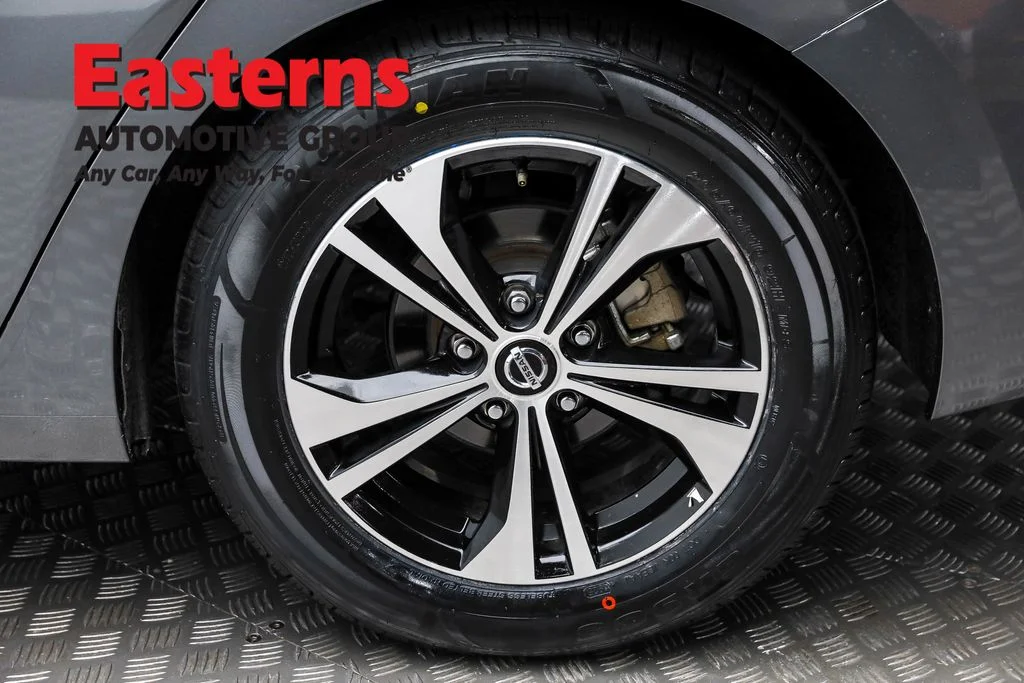 Used 2023 Gray Nissan SV image 8