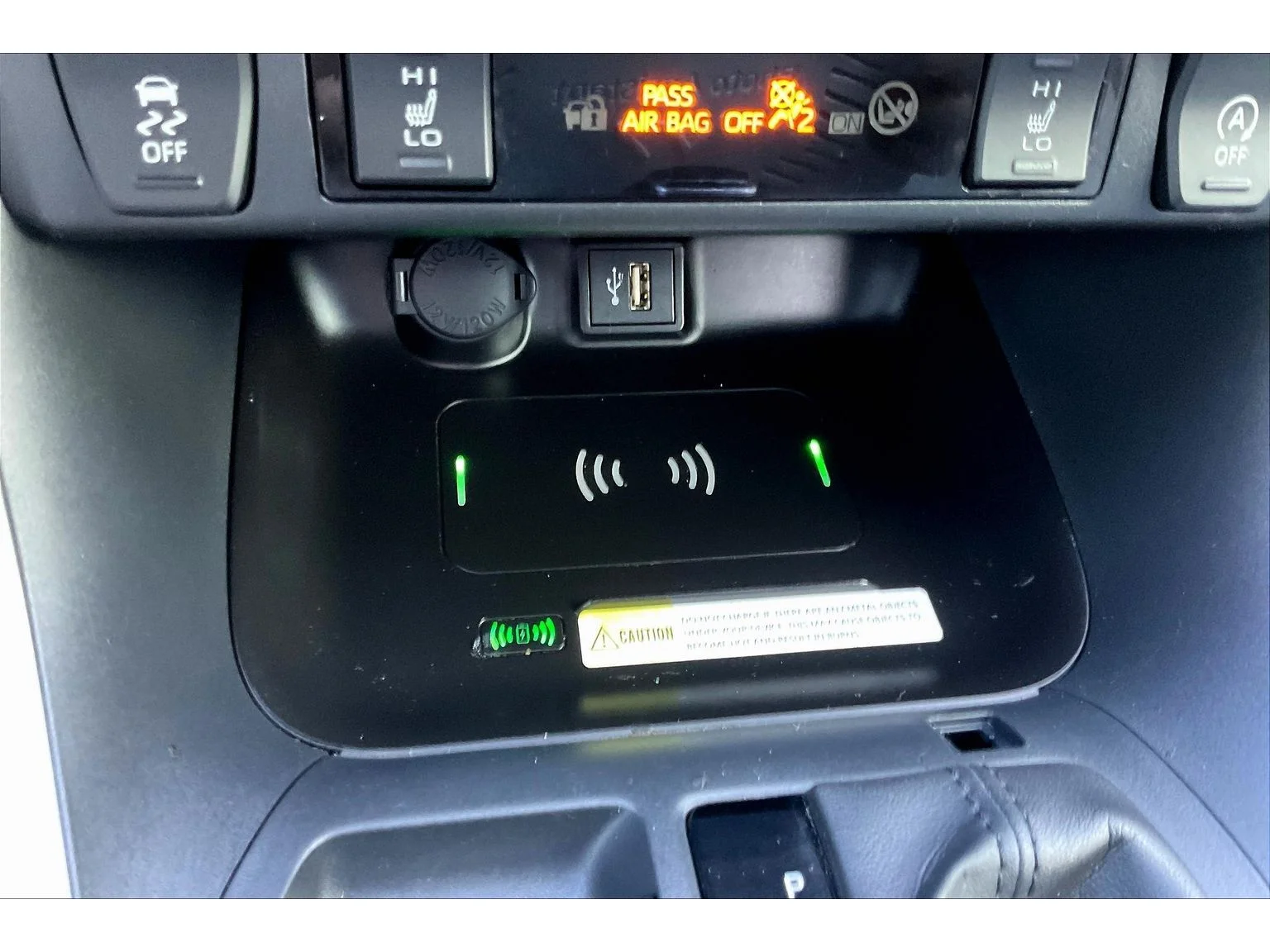 Used 2023  Toyota XLE Premium image 22