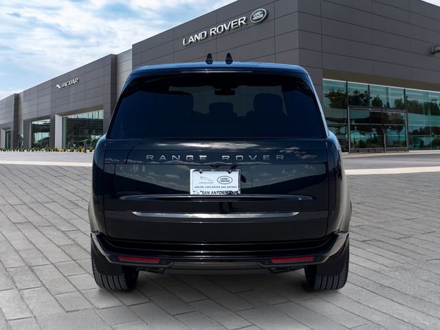 New 2026 Santorini Black Land Rover SE image 4