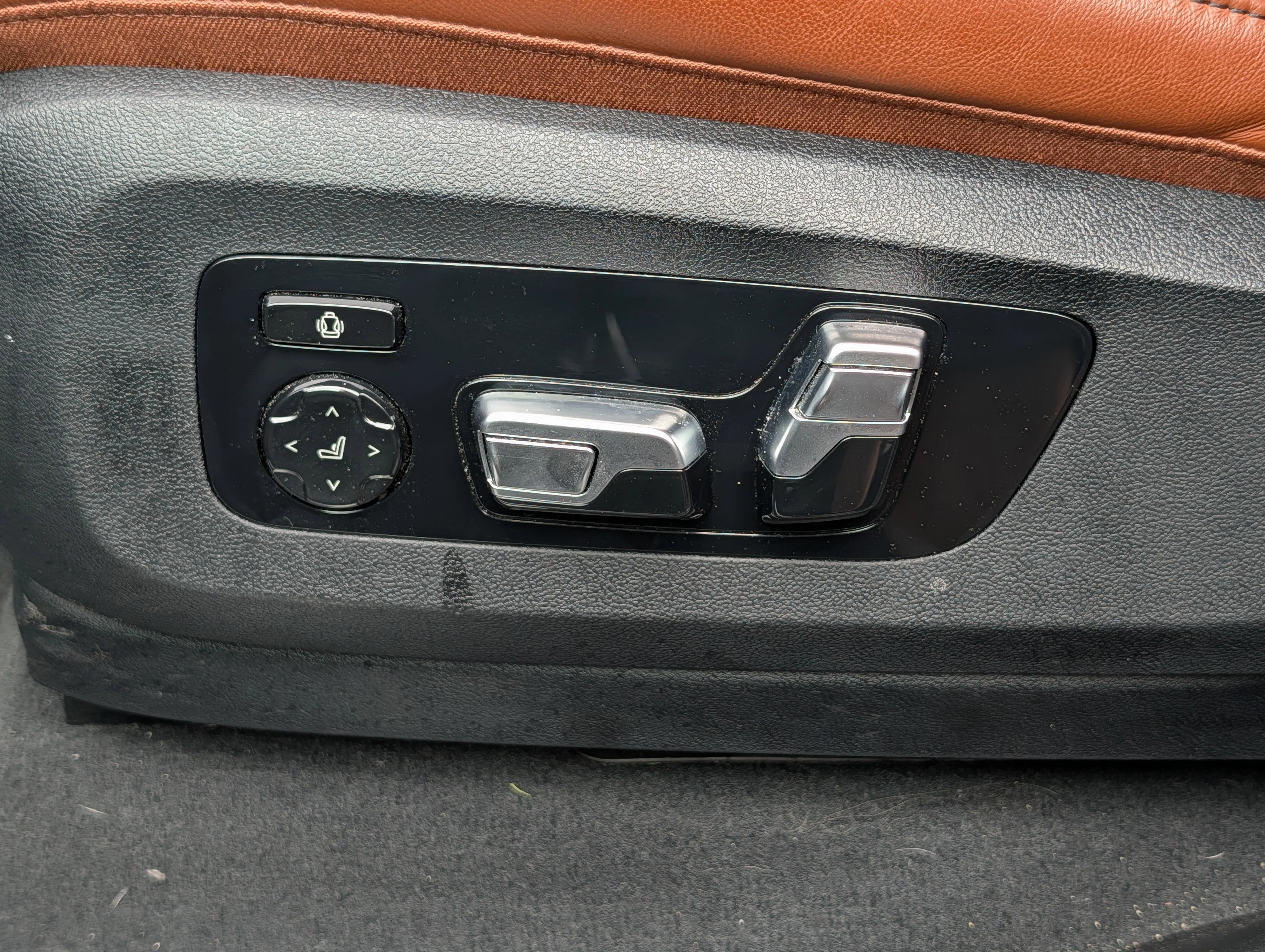 Used 2024 Carbon Black Metallic BMW M60i image 20
