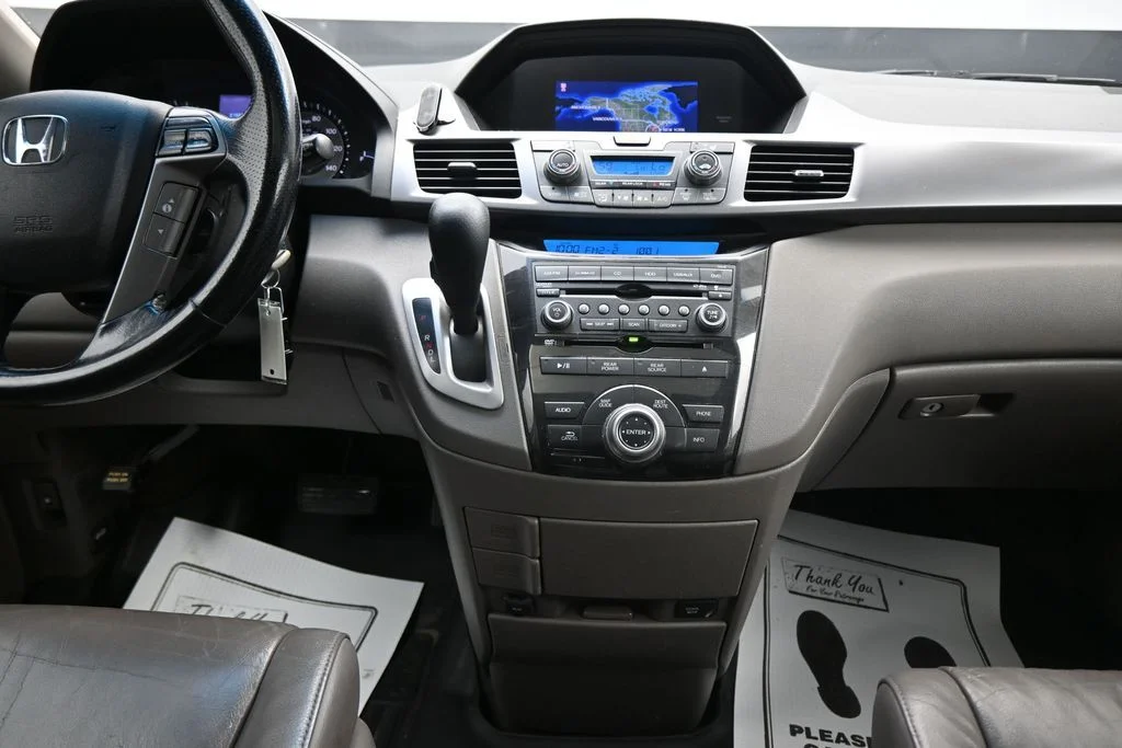 Used 2012  Honda Touring image 17