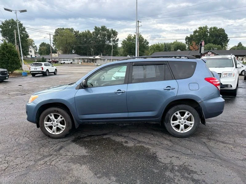 Used 2011 Blue Toyota Base image 4