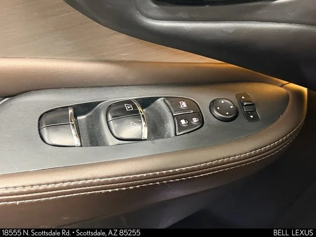 Used 2018 Brown Nissan Platinum image 18