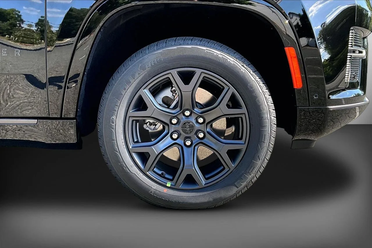 New 2026 High Gloss Black Jeep Limited Altitude image 34