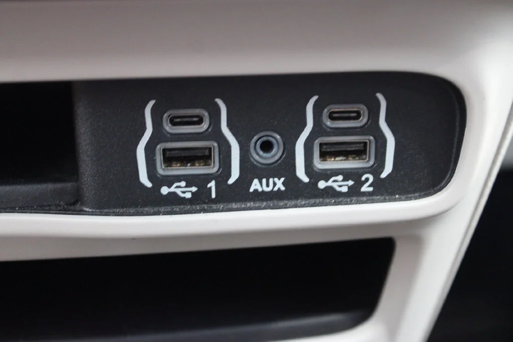 Used 2024 Black Chrysler Touring L image 19