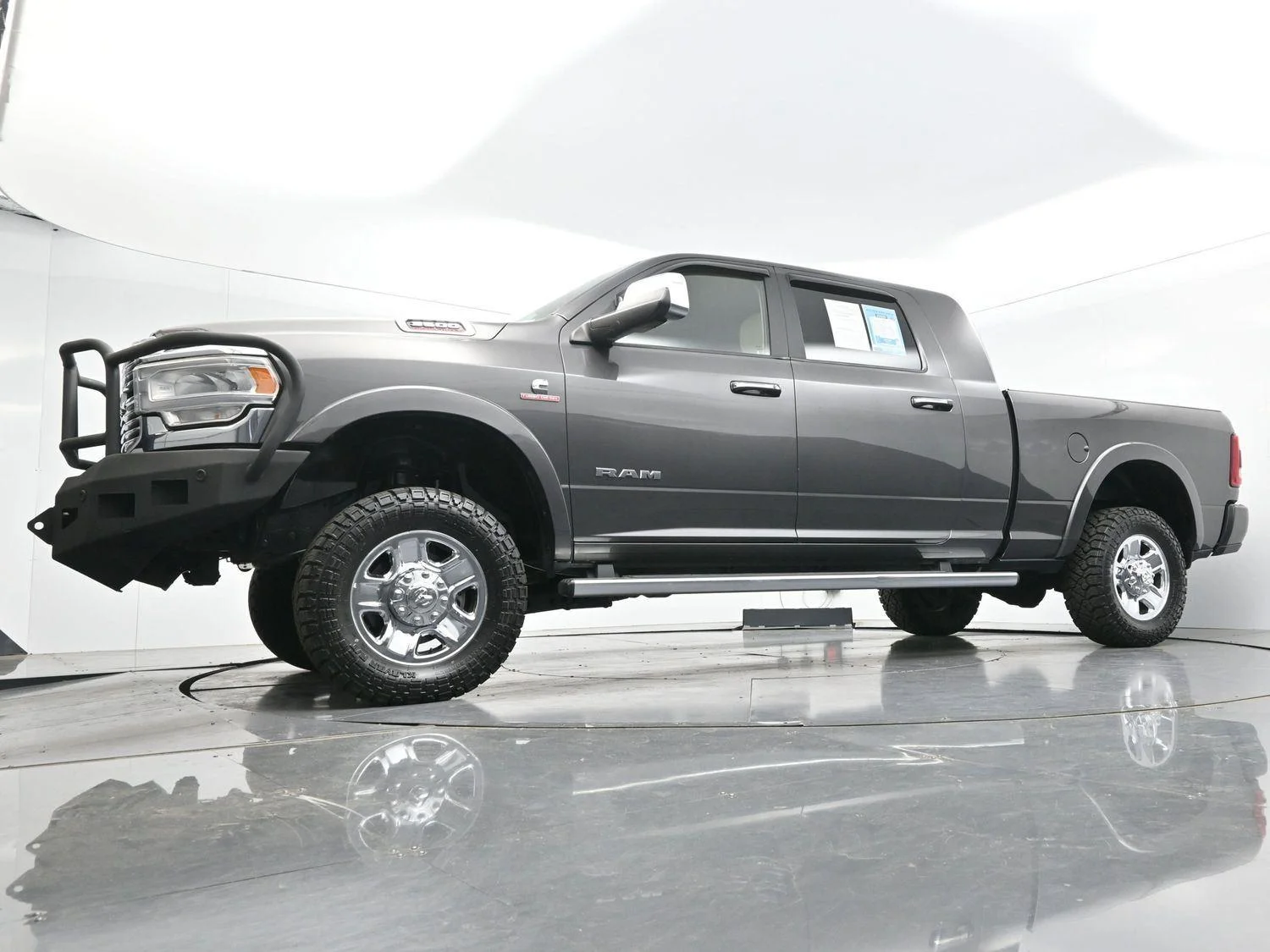 Used 2022 Granite Crystal Metallic Clearcoat Ram Laramie image 50