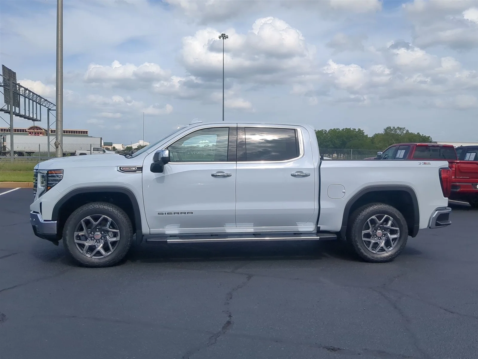 New 2026 Glacier White Tricoat GMC SLT image 29