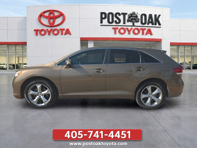 Used 2013 Gold Toyota LE image 2