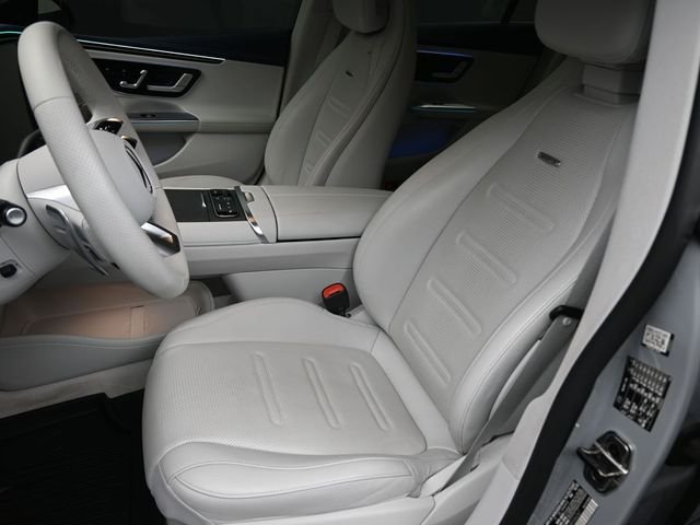 Used 2024  Mercedes-Benz Base image 33