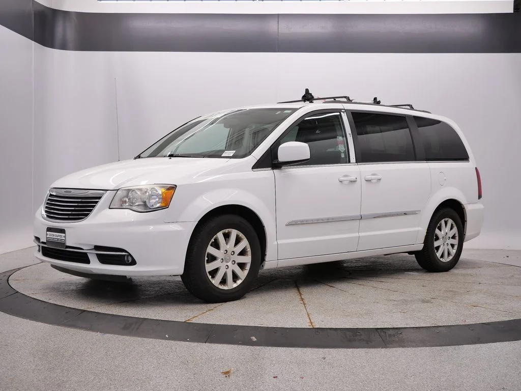 Used 2014 White Chrysler Touring image 1
