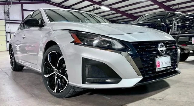 2024 Nissan Altima 2.5 SR's photo