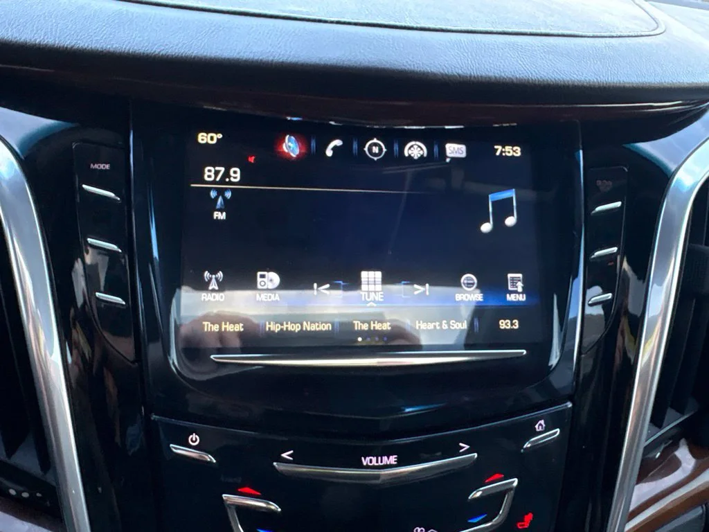 Used 2019 Gray Cadillac Premium Luxury image 20