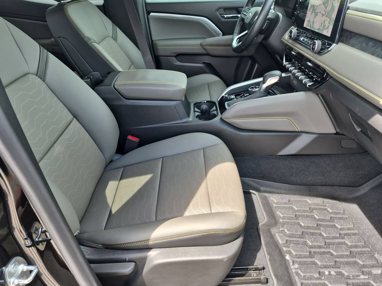 Used 2025 Black Chevrolet ZR2 image 26