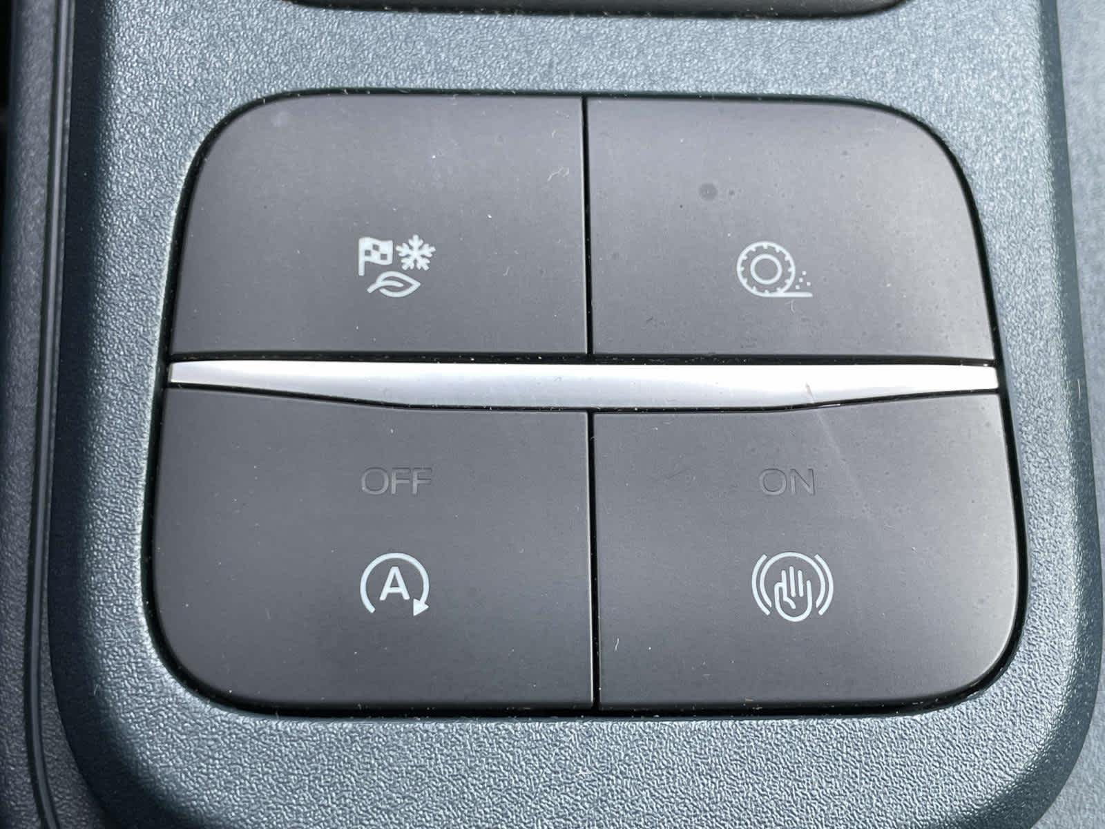 Used 2022 Cactus Gray Ford Lariat image 32