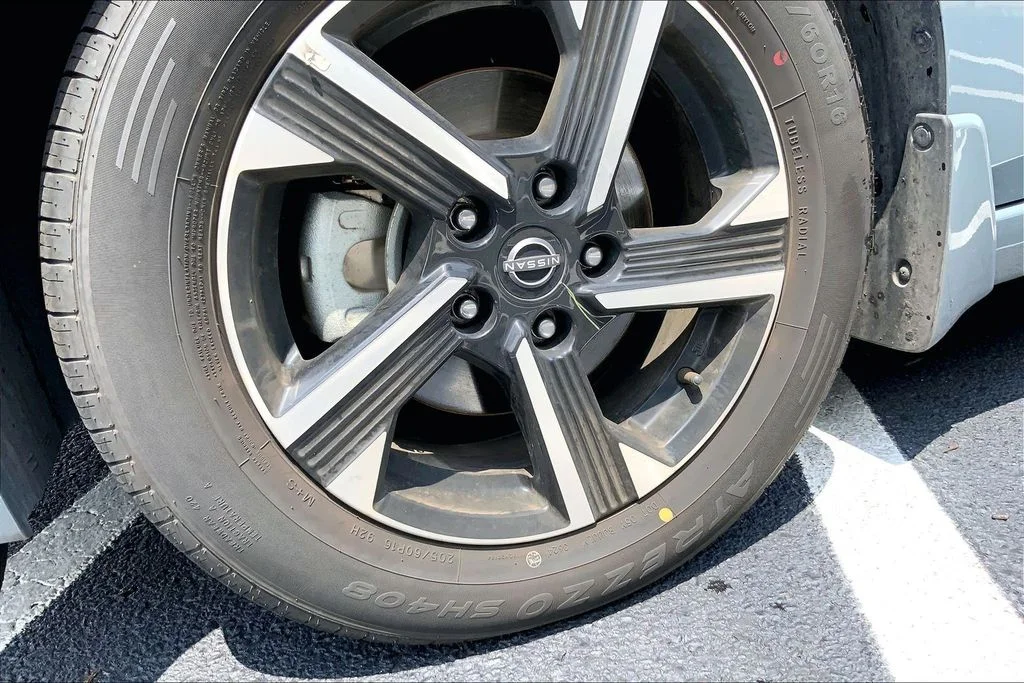 Used 2025 Gray Nissan SV image 3