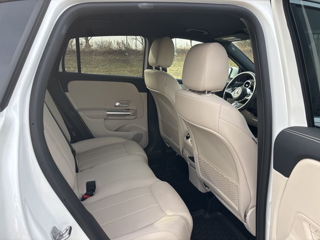 Used 2025 White Mercedes-Benz GLA 250 image 10
