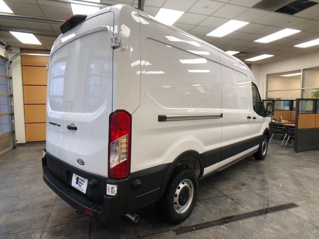 New 2026 Oxford White Ford T350 image 7