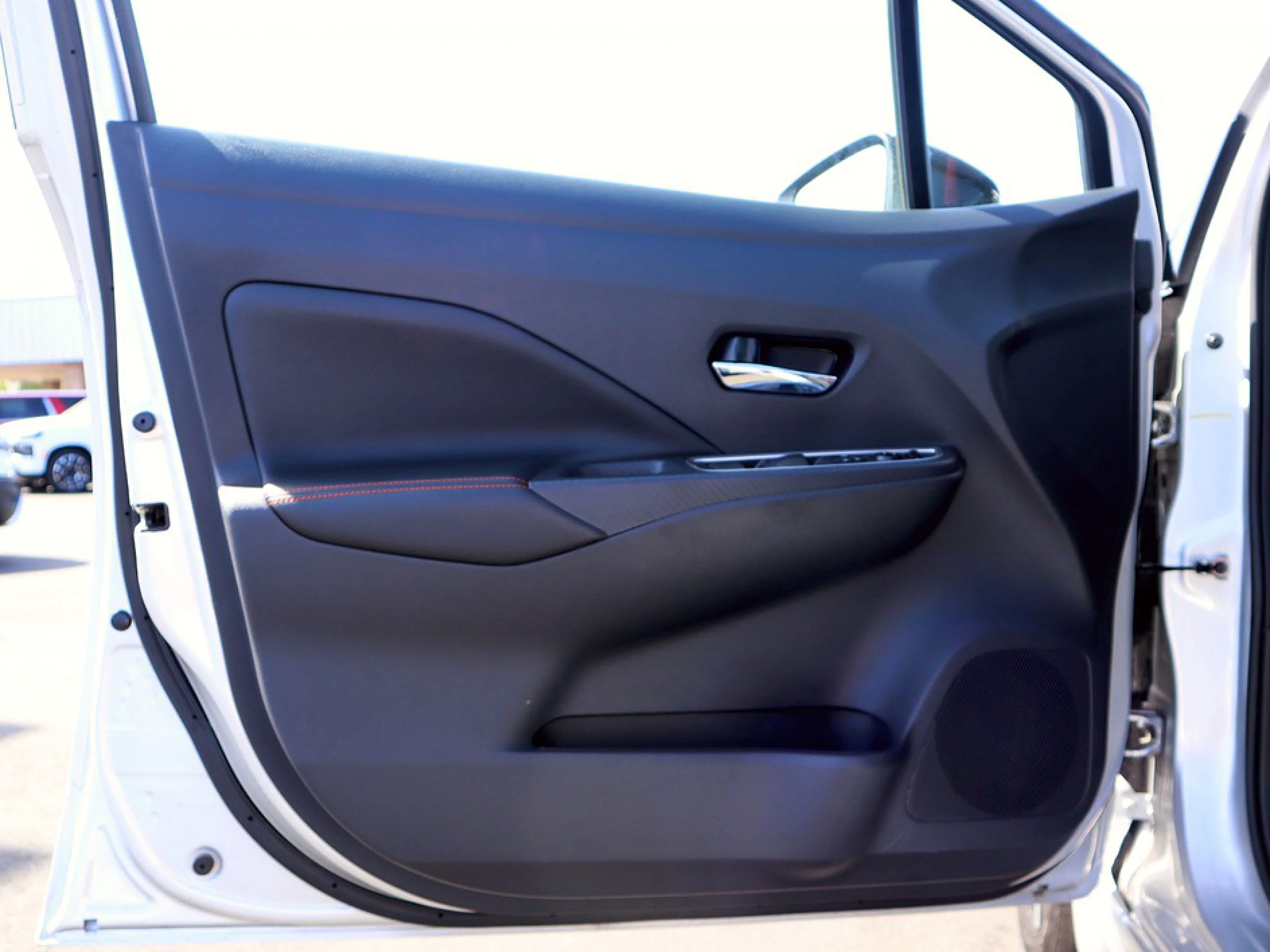 2025 Nissan Versa Sedan SR - Photo 8