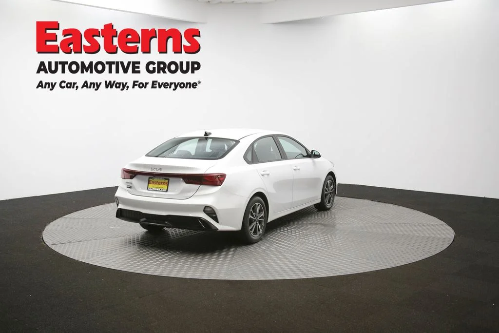 Used 2023 White Kia LXS image 39