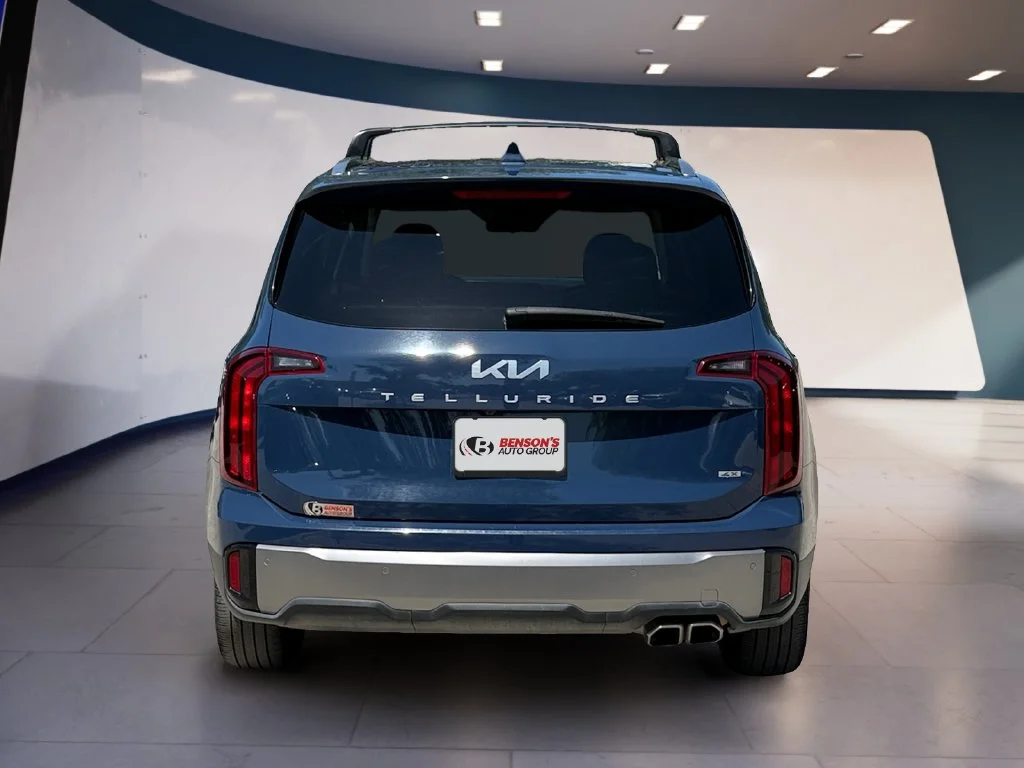 Used 2025 Black Kia S image 4