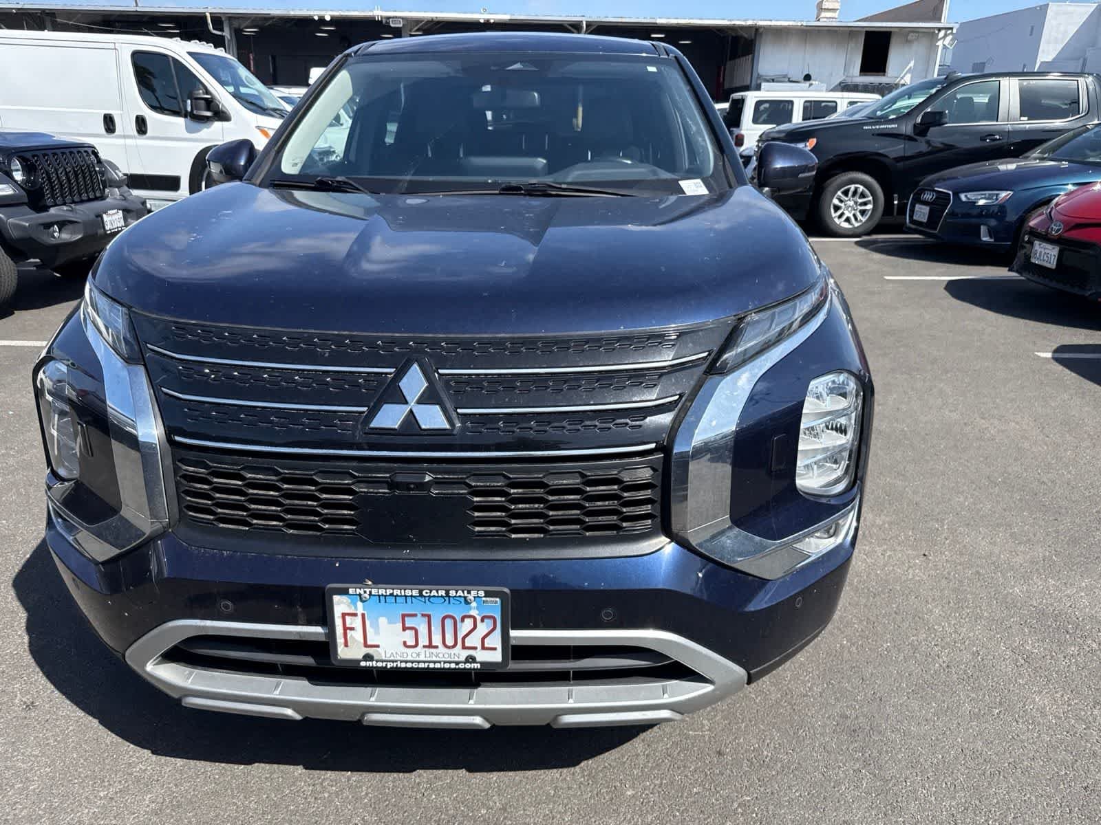 Used 2023 Cosmic Blue Metallic Mitsubishi SE image 4
