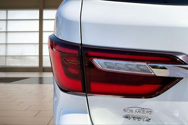 Used 2021 White INFINITI Sensory image 30