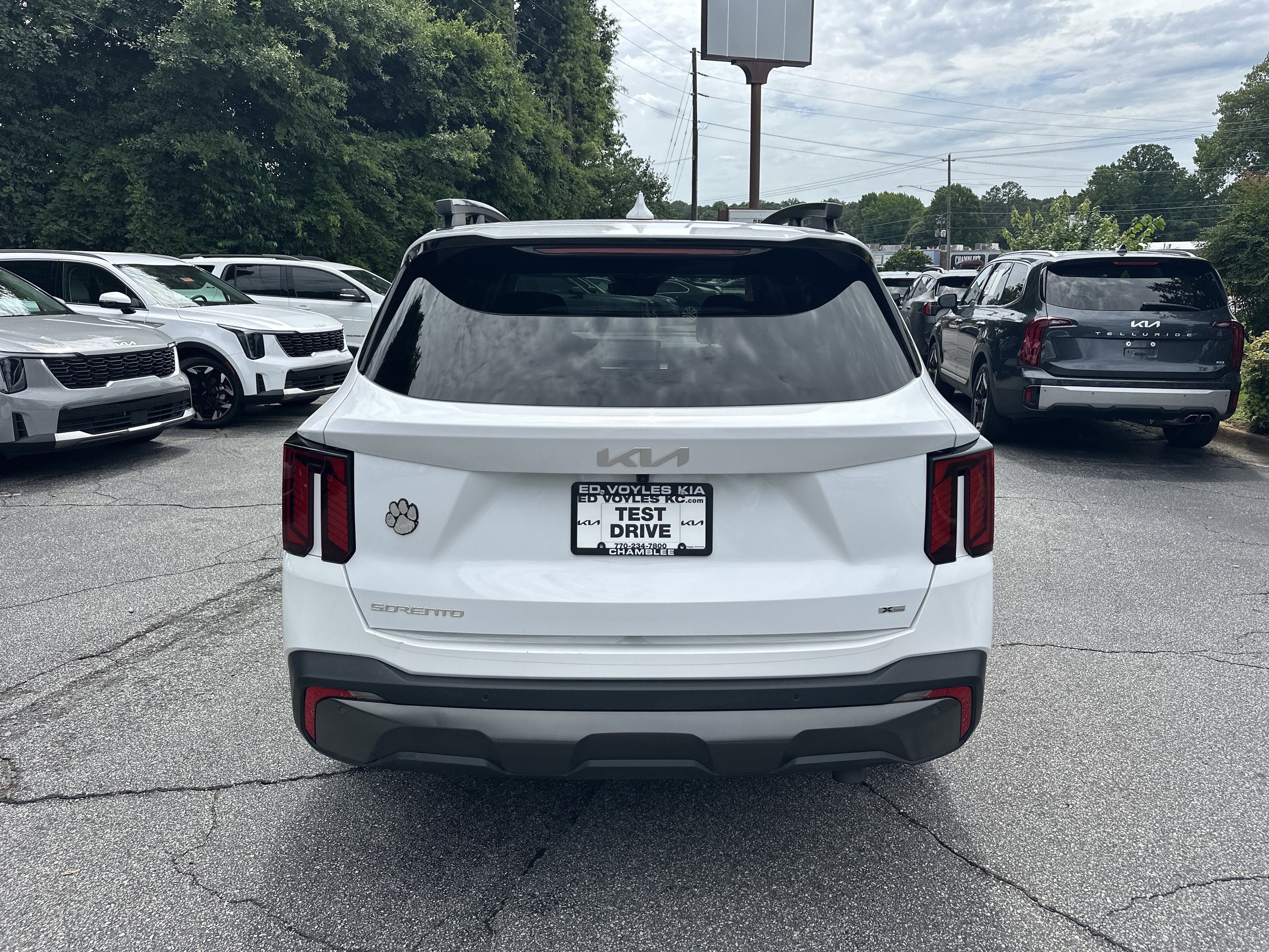 Certified Used 2024 Glacial White Pearl Kia X-Line SX image 7