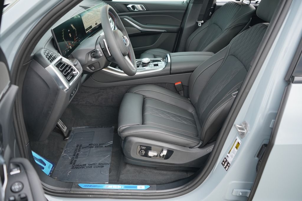 New 2026 Brooklyn Grey Metallic BMW M60i image 9