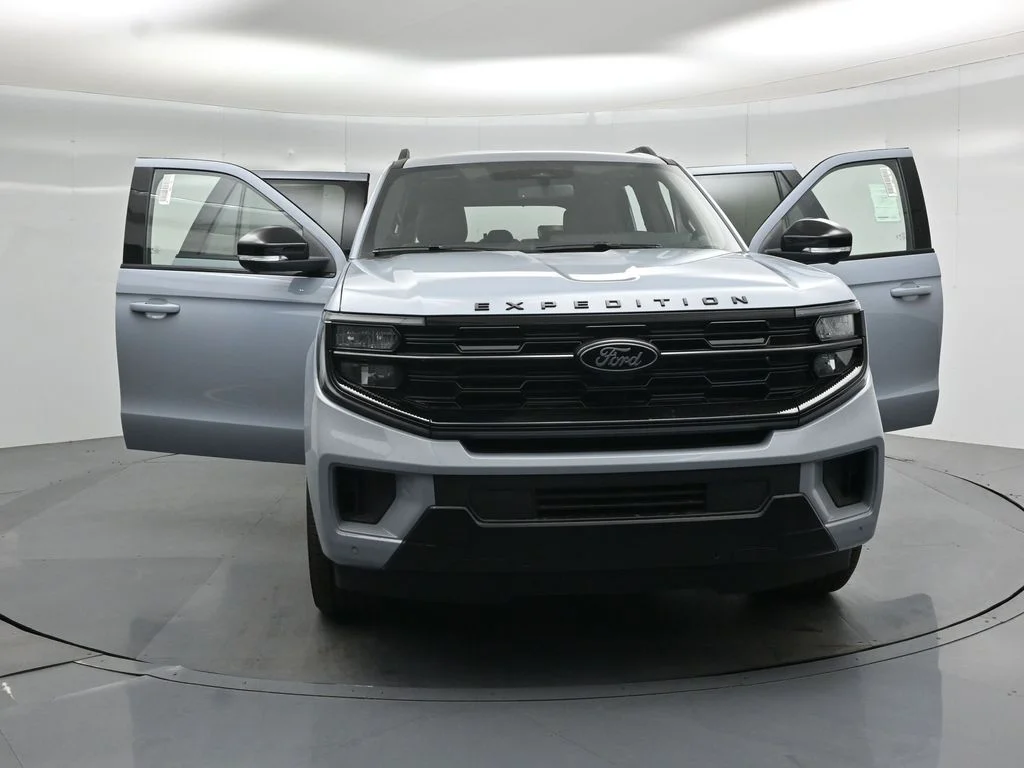 New 2026 Glacier Gray Metallic Tri-Coat Ford Platinum image 32