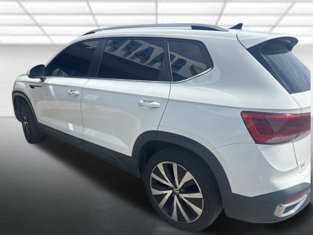 Used 2024 White Volkswagen 1.5T SE image 2