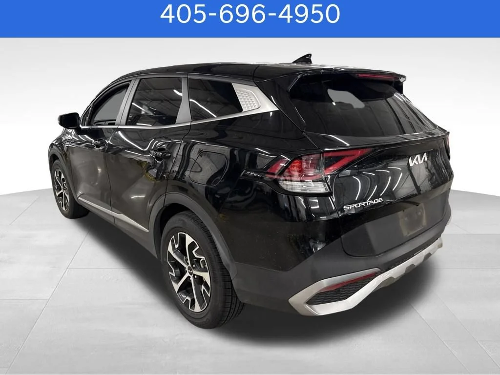 Pre-Owned 2023 Kia Sportage EX