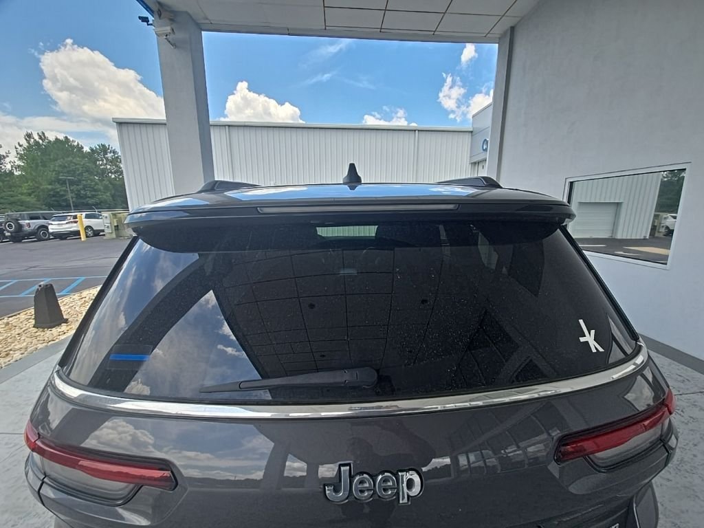 Used 2022 Gray Jeep Limited image 16