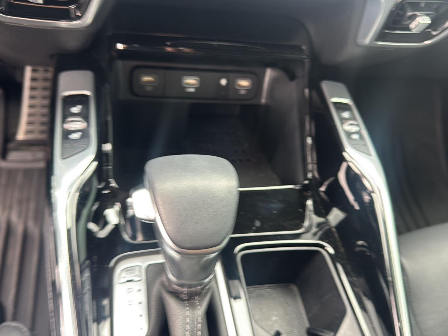 Used 2023 Glacial White Pearl Kia X-Line SX Prestige image 10