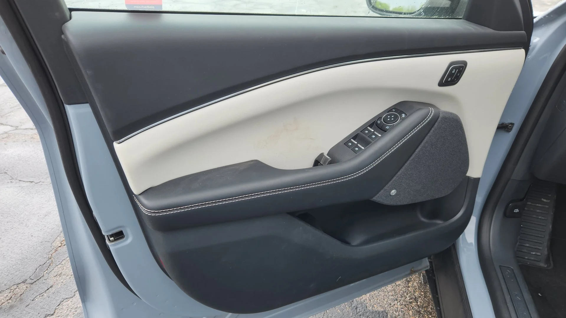 New 2026 Glacier Gray Metallic Tri-coat Ford Premium image 23