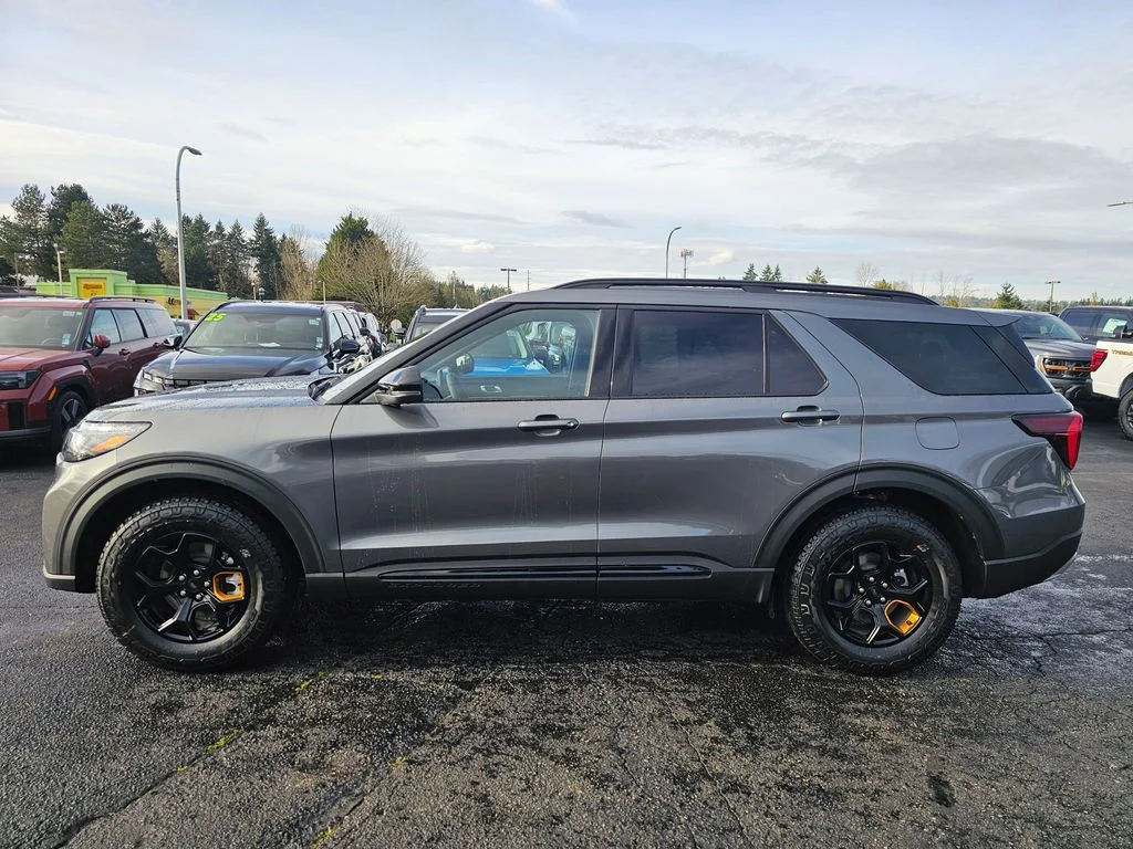 New 2026 Gray Ford Tremor image 4