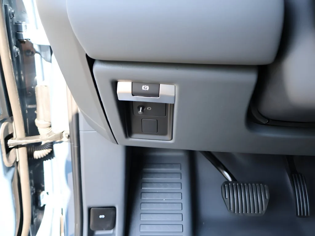 New 2026 Blue Land Rover X-Dynamic SE image 34