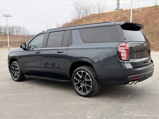 Used 2022 Evergreen Gray Metallic Chevrolet RST image 3