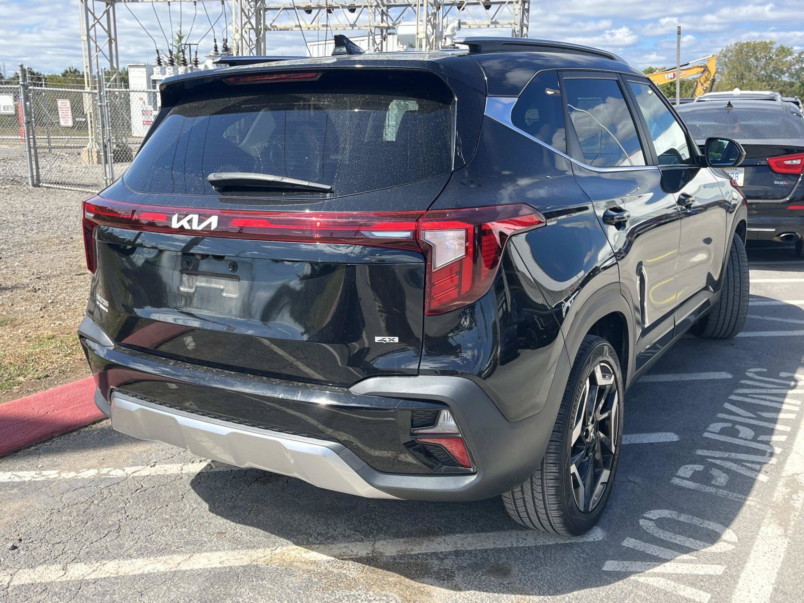 Used 2024 Fusion Black Kia SX image 8