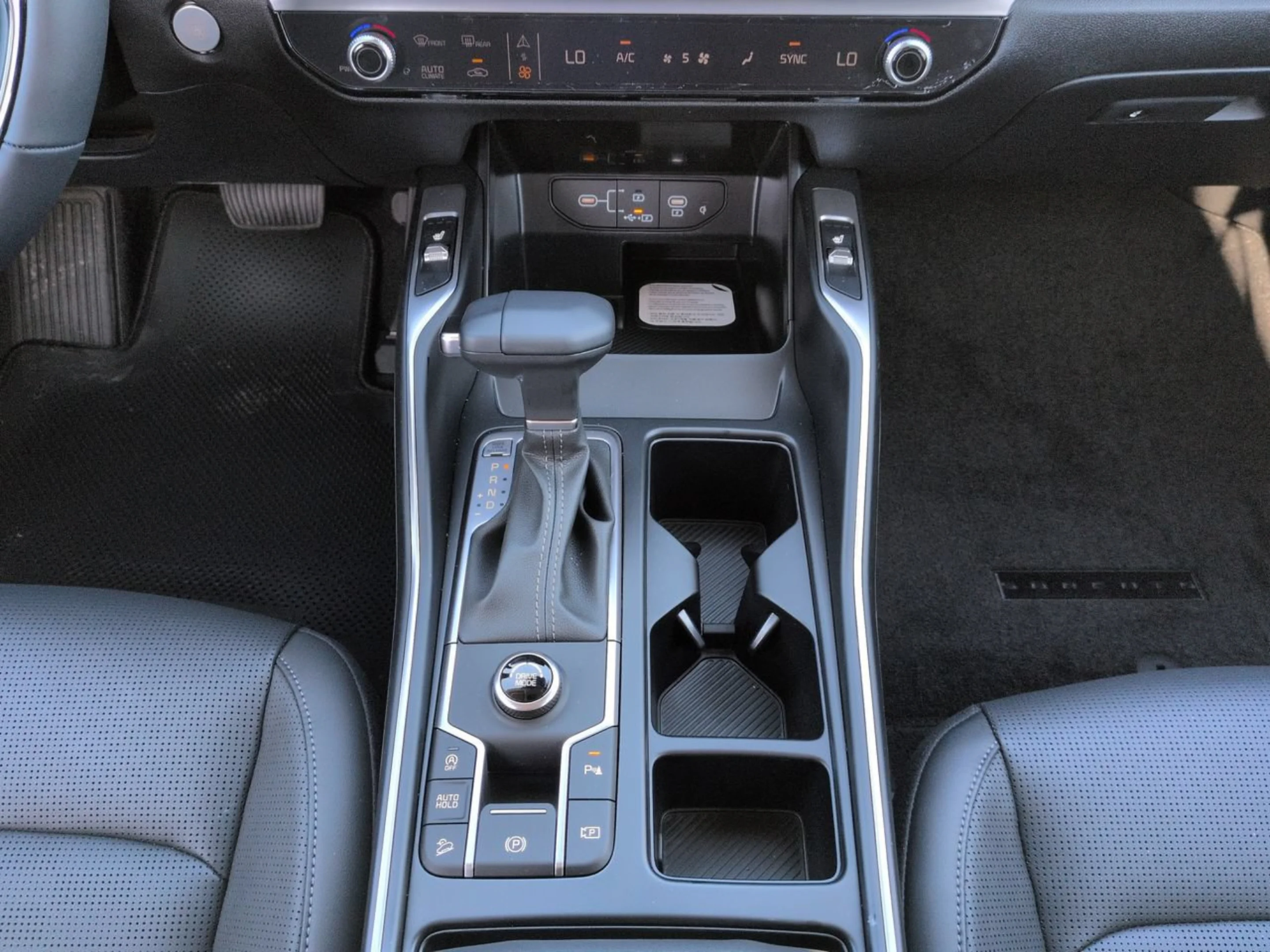 New 2026 Ivory Silver Kia S image 13