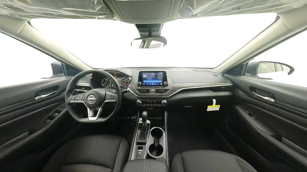 Used 2024 White Nissan 2.5 SV image 22