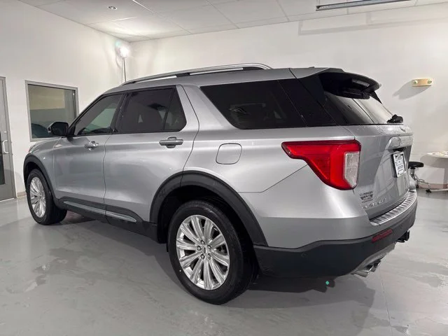 Used 2022 Silver Ford Platinum image 5