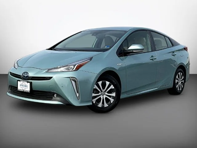 Used 2019 Beige Toyota XLE image 3