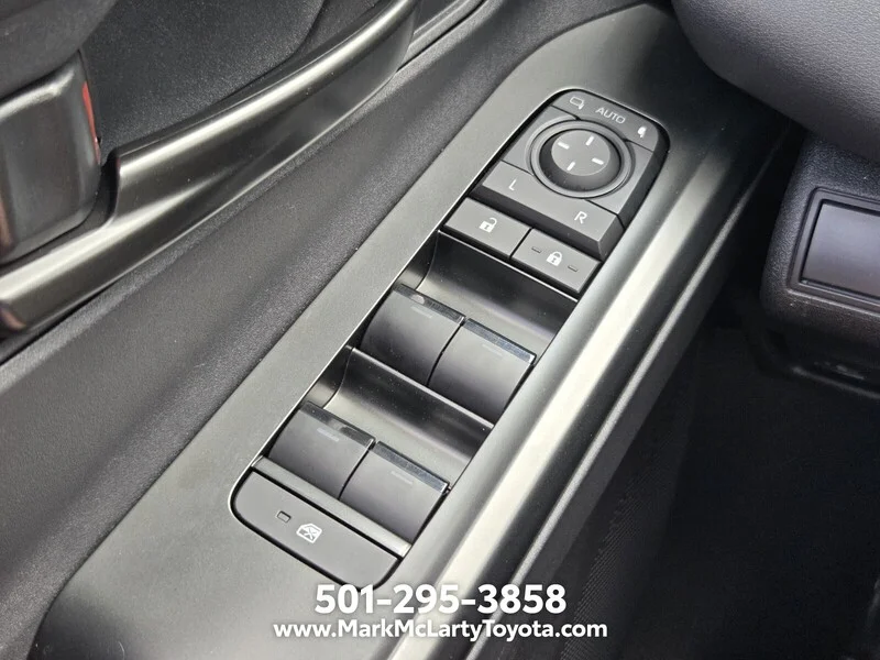 Used 2026 Overcast TOYOTA SE AWD image 25