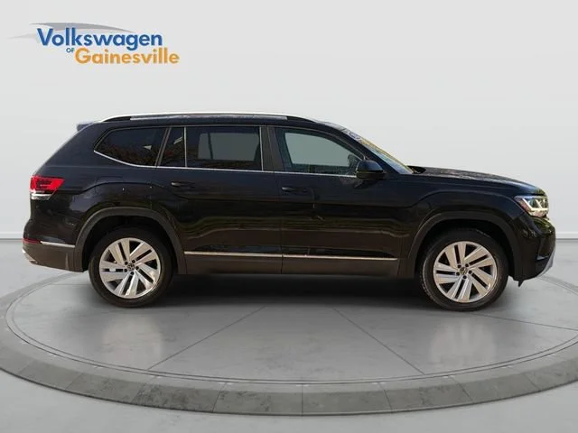Used 2021 Deep Black Pearl Volkswagen 3.6L V6 SEL image 2