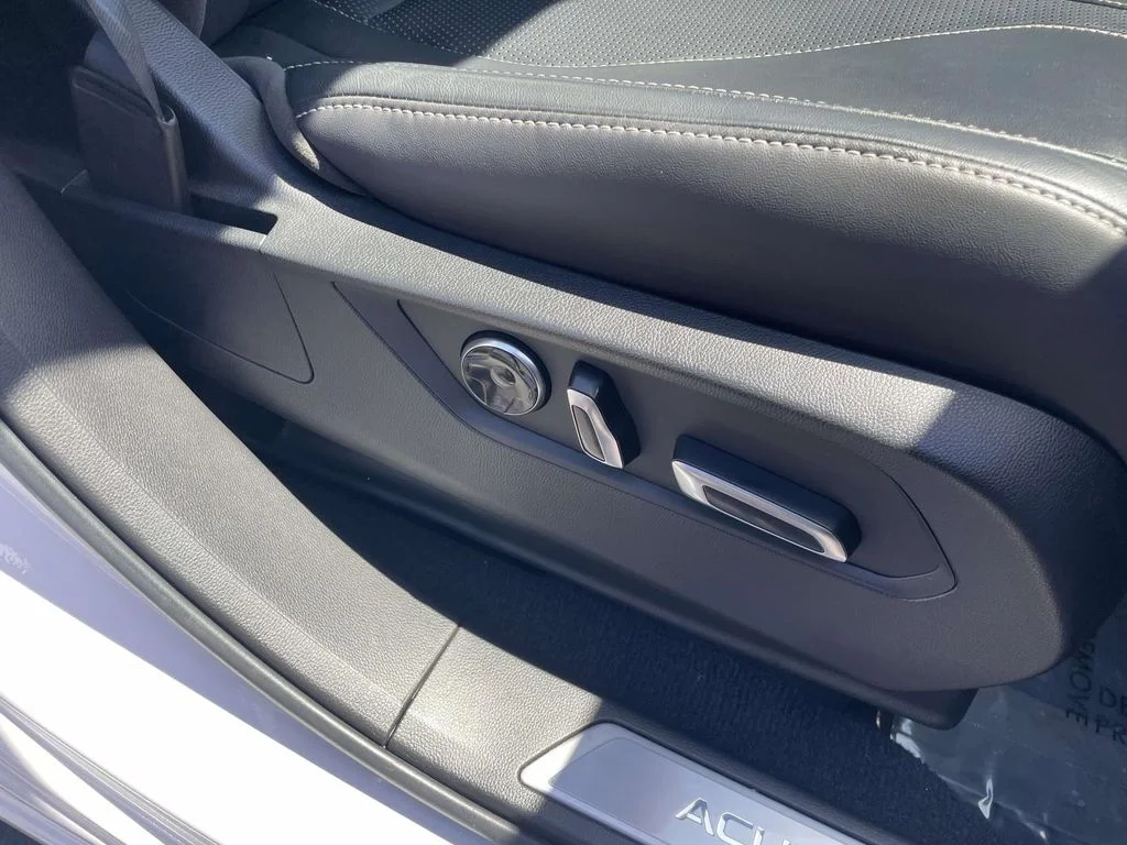 Used 2023 White Acura Technology Package image 27