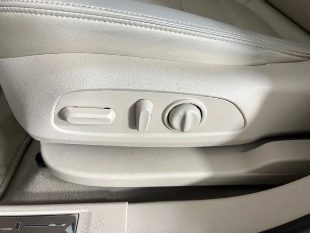 Used 2022 Red GMC Denali image 21