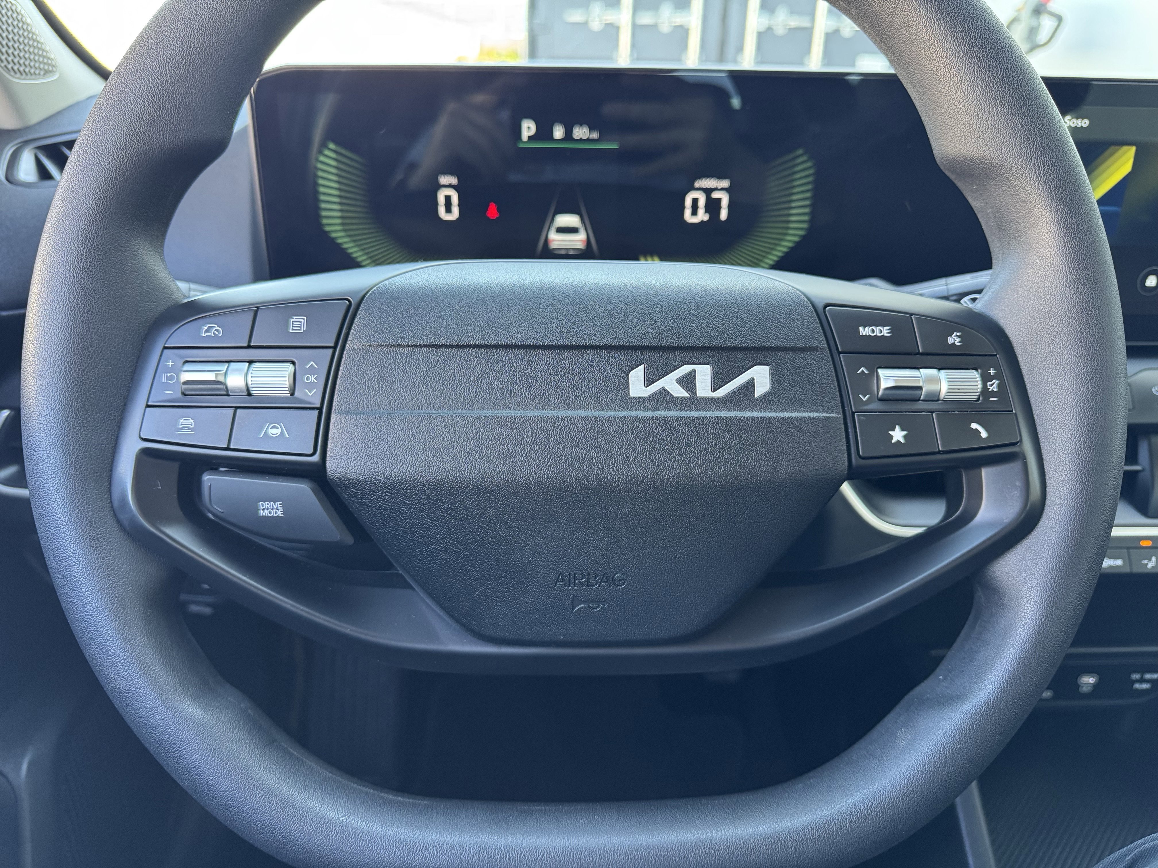 2025 Kia K4 LXS - Photo 33