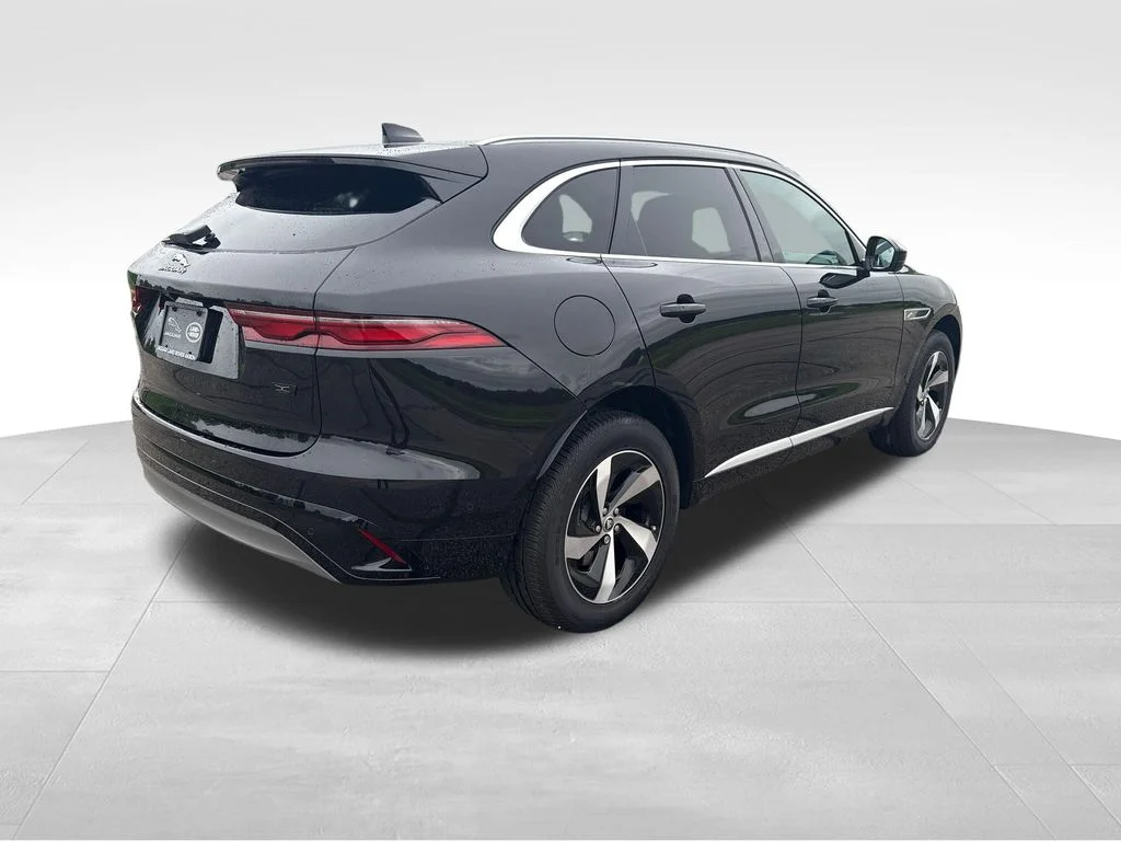 2026 Jaguar F-Pace R-Dynamic S - Photo 7